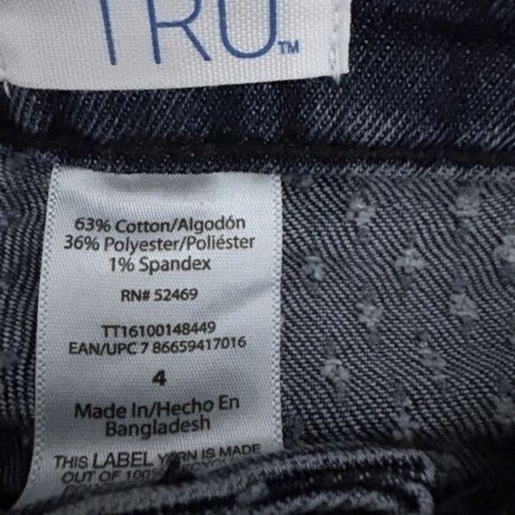 Time and Tru Jeans NWOT Womens Size 4 Ankle Length Frayed Hem - Picture 8 of 9